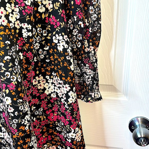 Spring fashion is in full affect with this dress you will rock on out - Picture 8 of 12